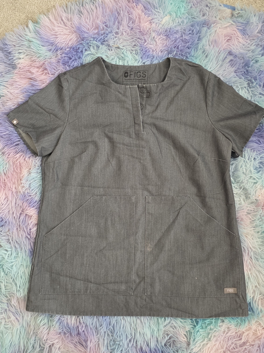 FIGS Gray Short-Sleeve Medical Tunic with Front Pockets